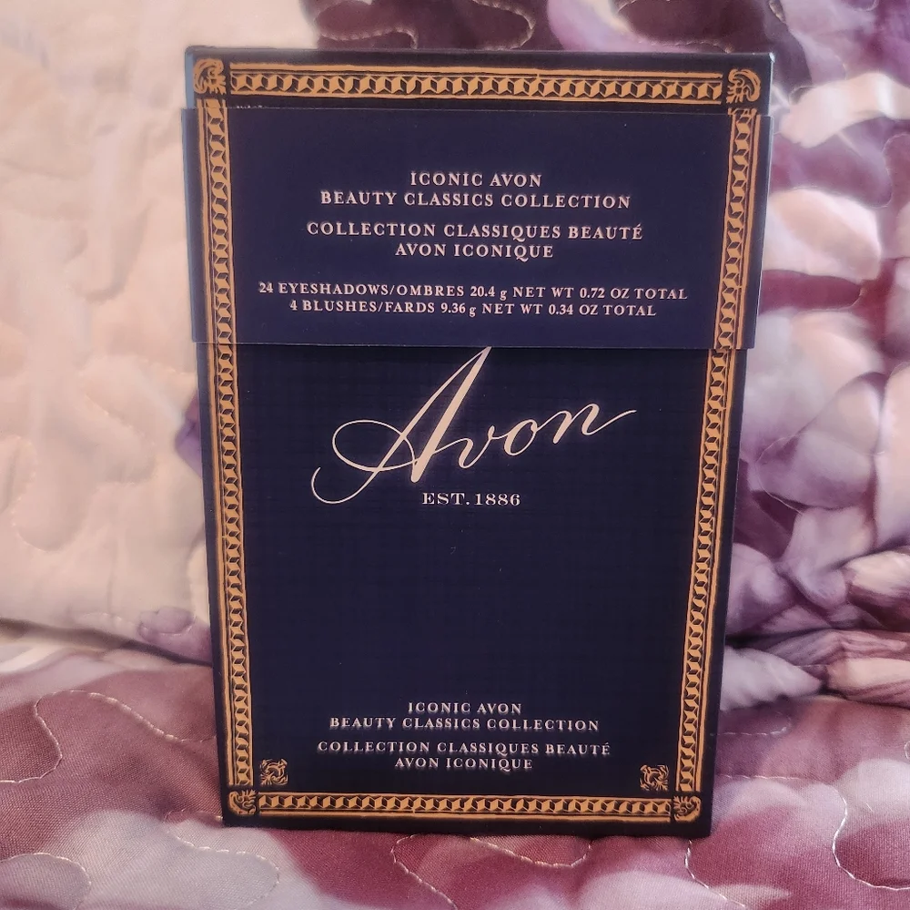 New Avon Iconic Beauty Classic Collection - Picture 2 of 14